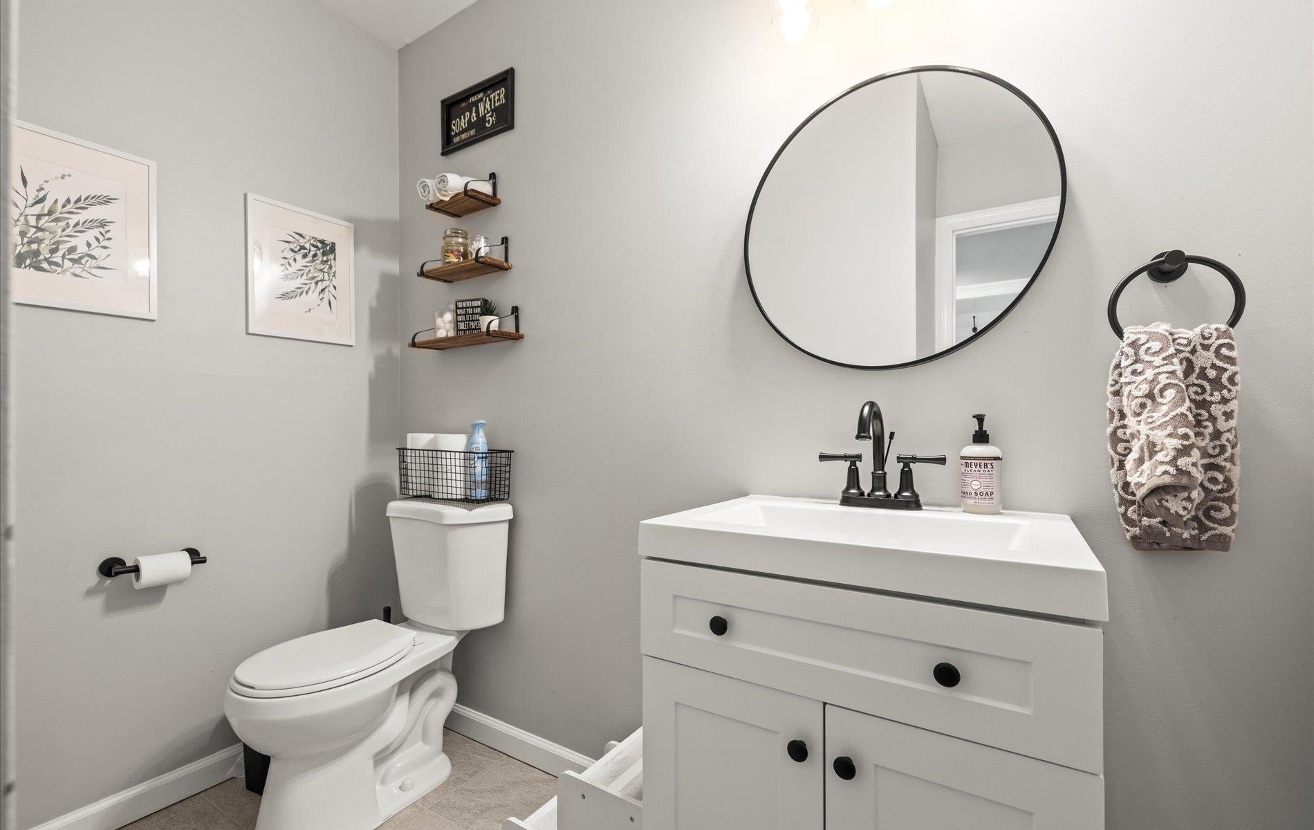 65 Howell Avenue, Deer Park, New York image 32