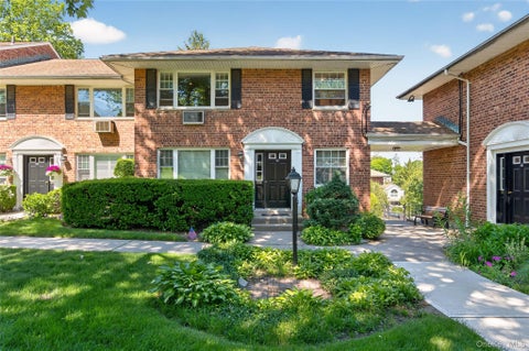 Photo of 18U Madison Park Gardens GDNS #18U, Port Washington, NY 11050 (MLS # 1008532)