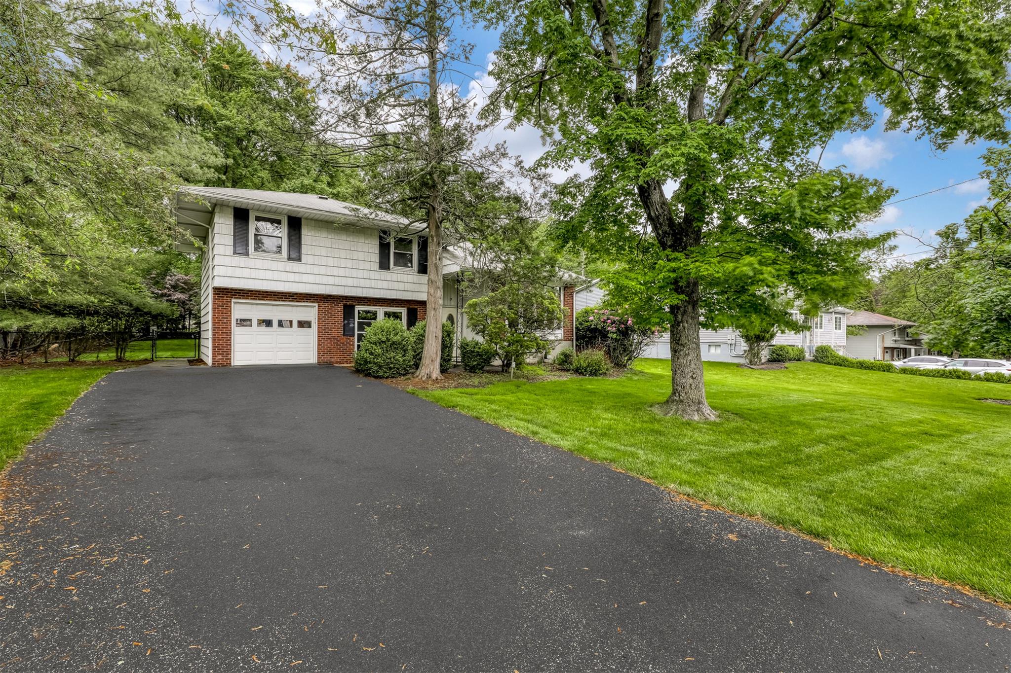7 Fawn Hill Drive, Airmont, New York image 23