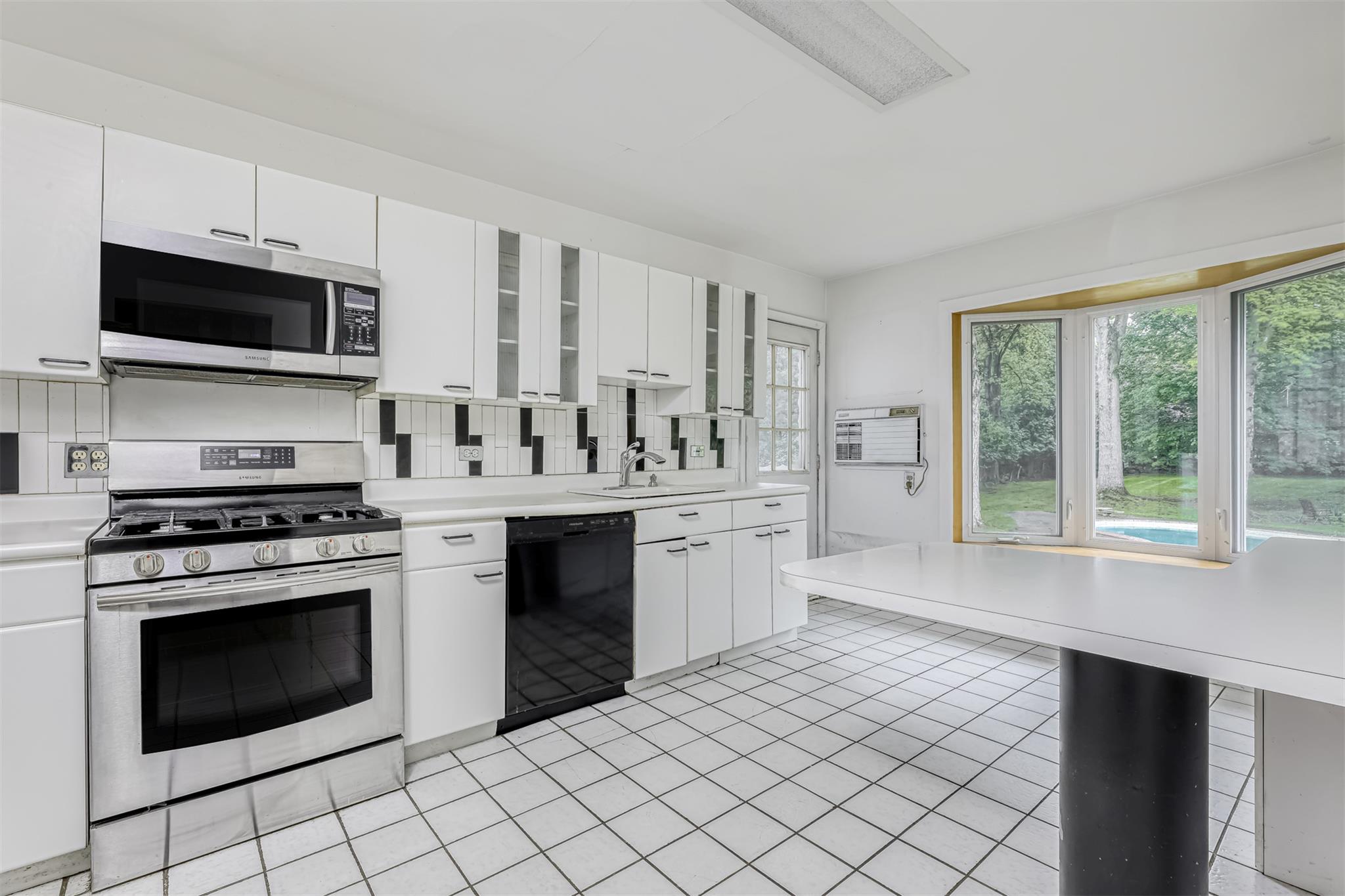 7 Fawn Hill Drive, Airmont, New York image 12