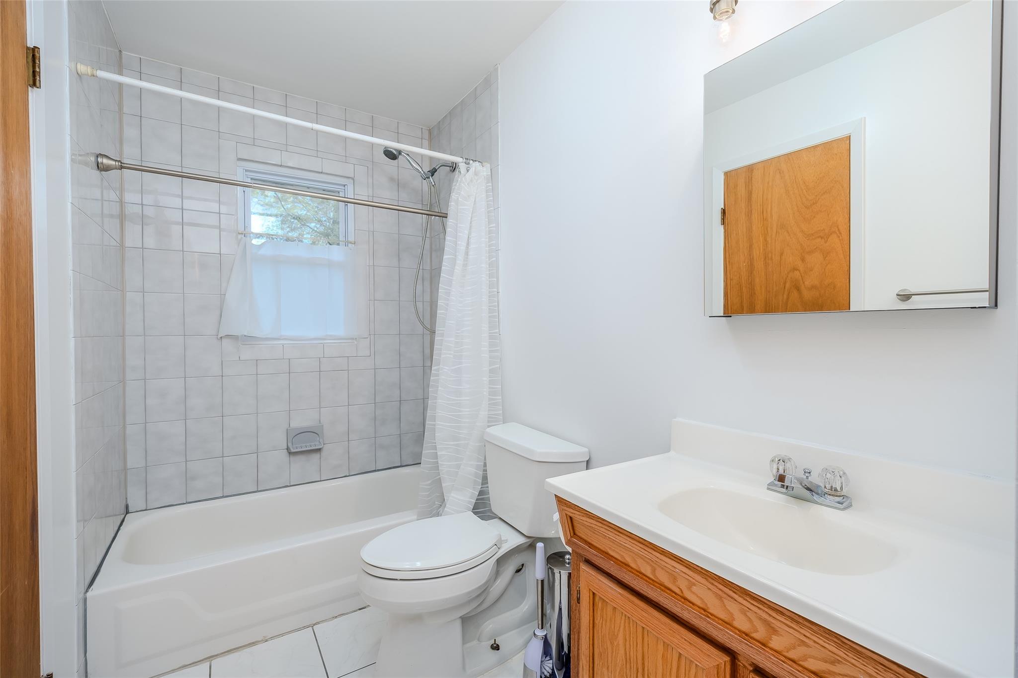 218 Cliff Road, Wading River, New York image 32