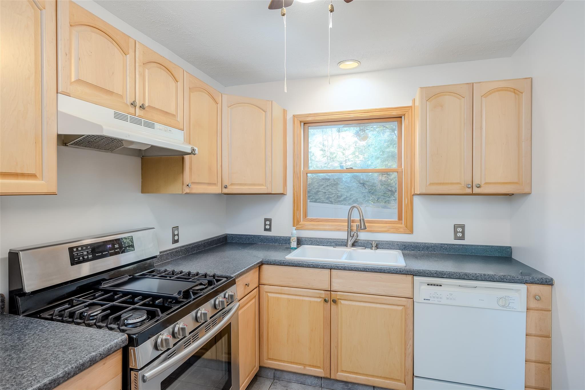218 Cliff Road, Wading River, New York image 24