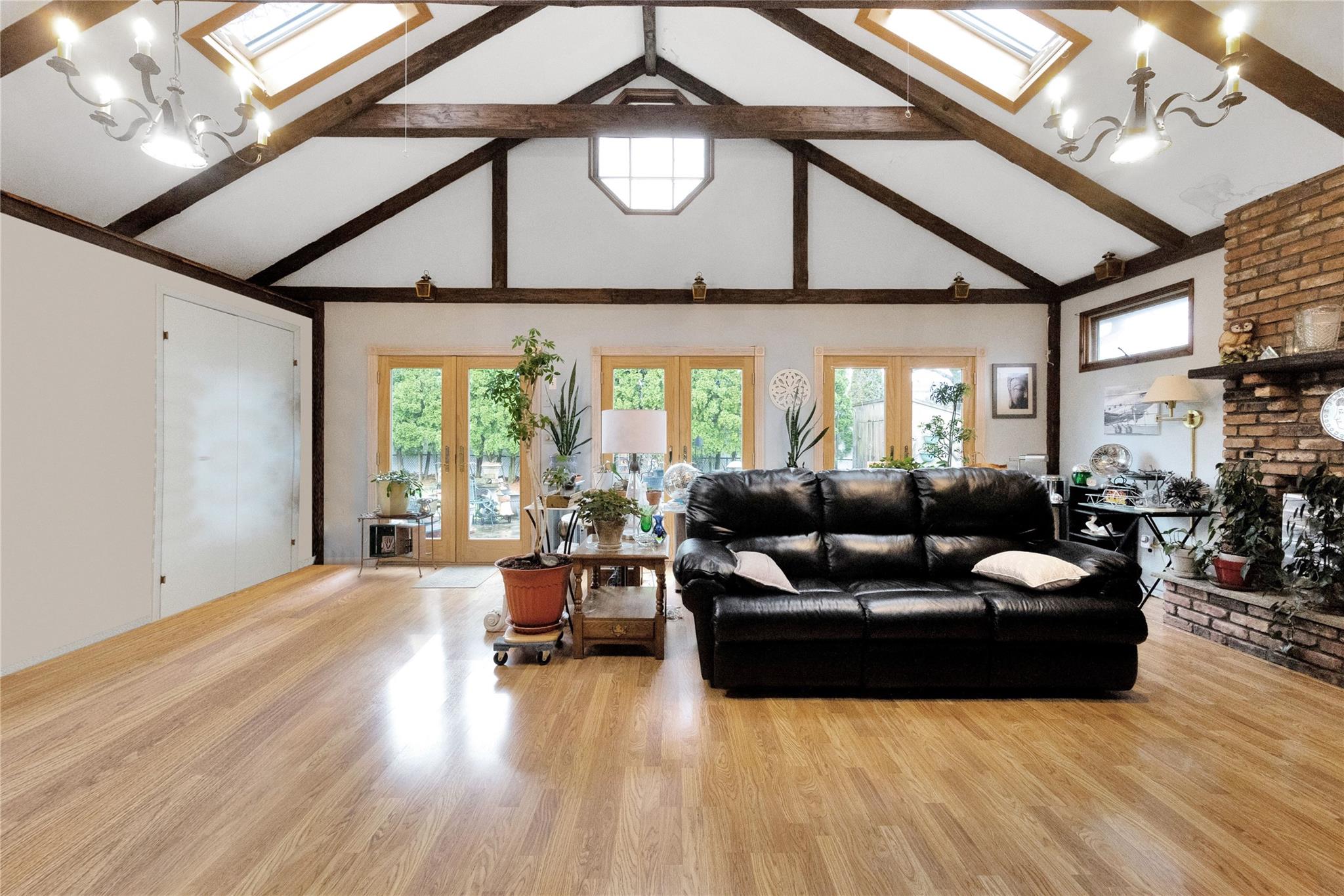 21 Oxford Road, Massapequa, New York image 14