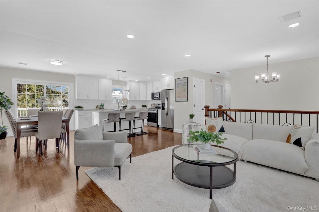 Photo of 3 Jayne Avenue, Melville, NY 11747 (MLS # 945128)