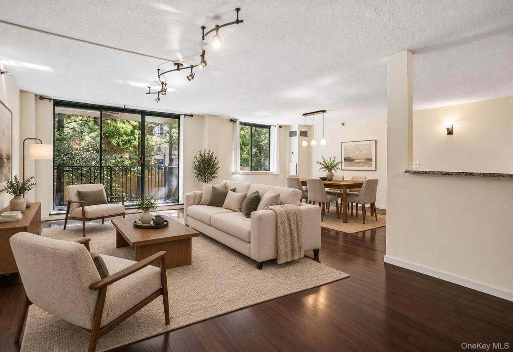 Photo of 302 Church Street #2J, White Plains, NY 10603 (MLS # 1048314)