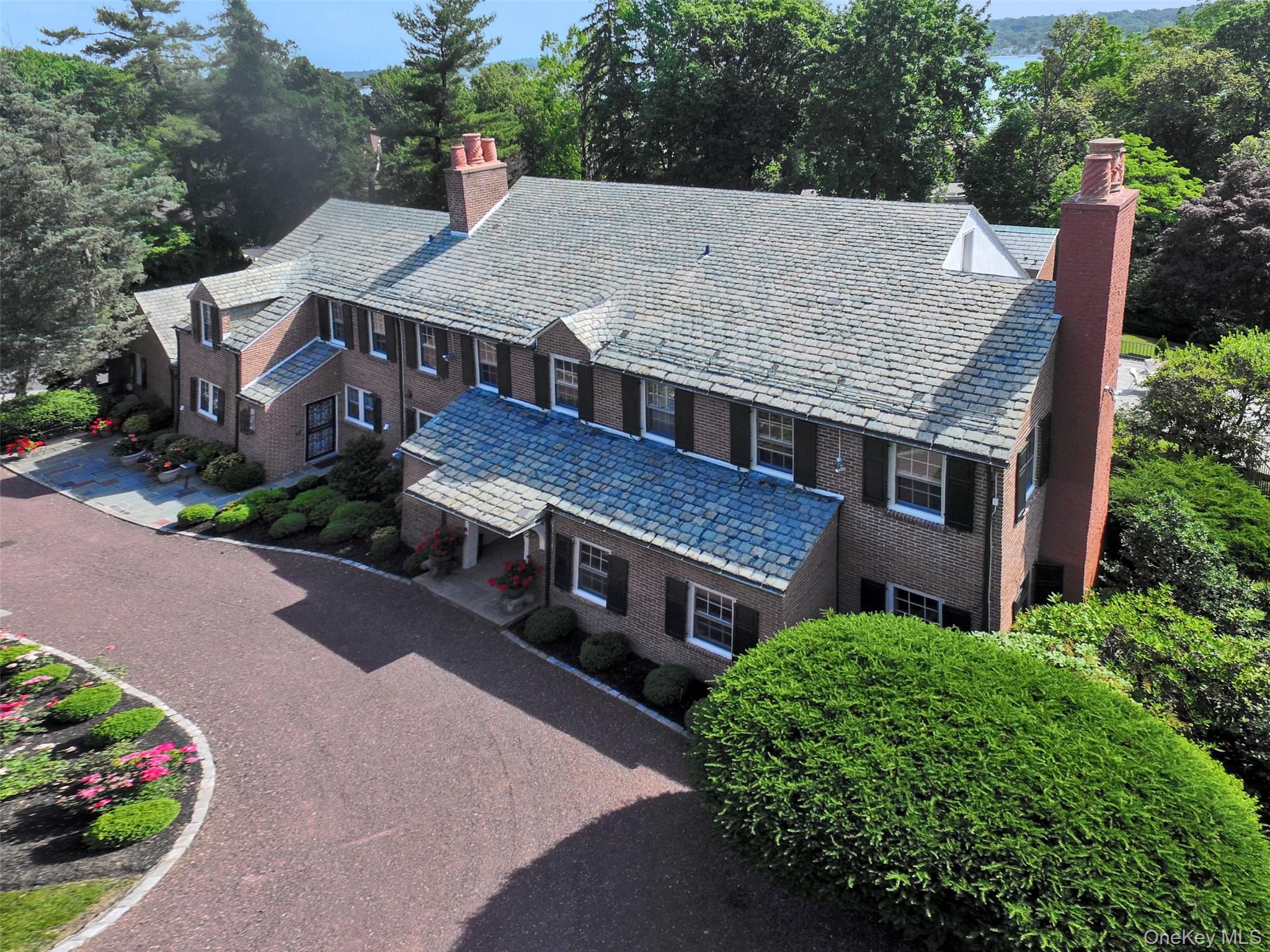 40 Deer Park Road