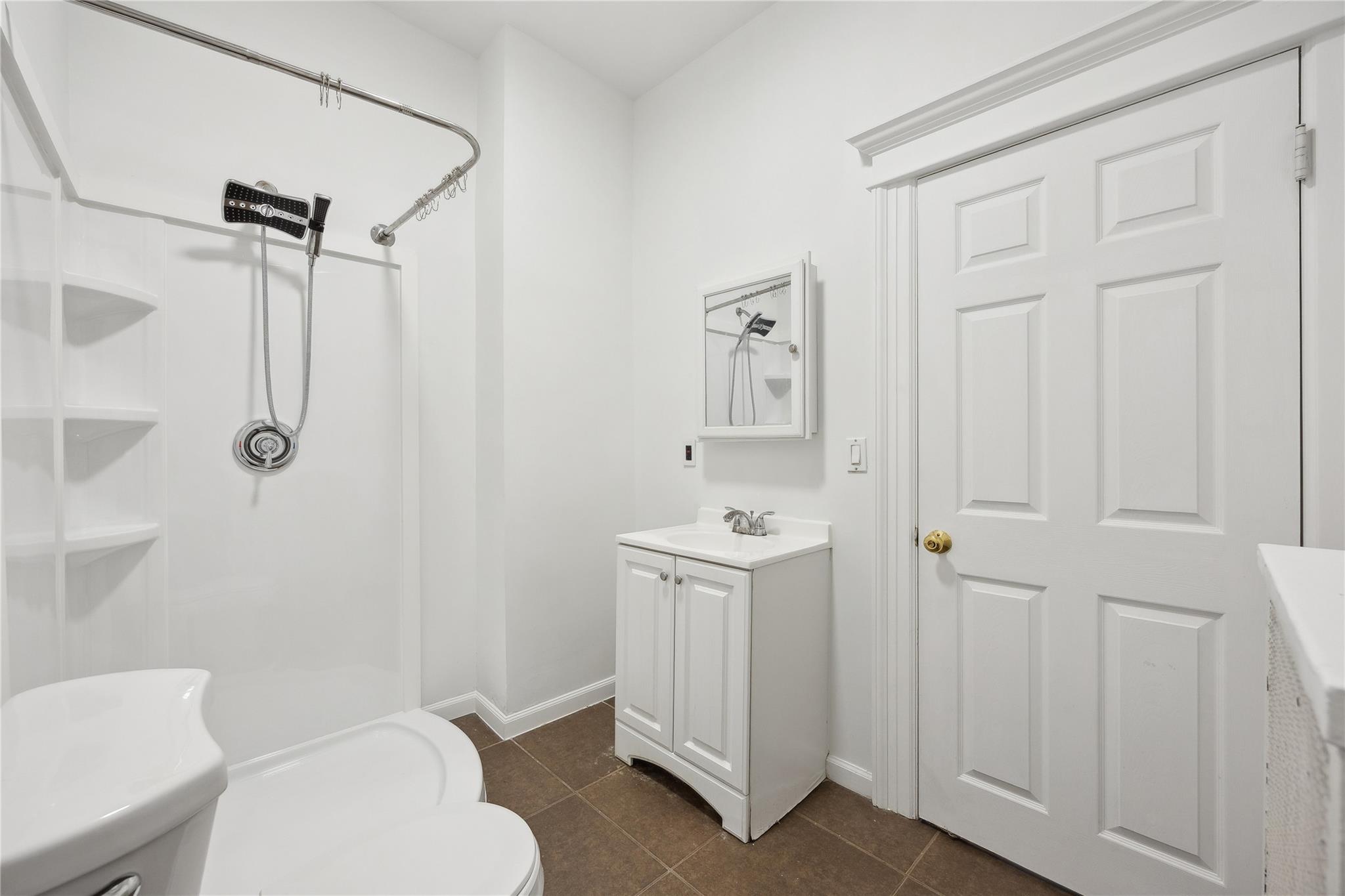 69-27 43 Avenue, Woodside, New York image 11