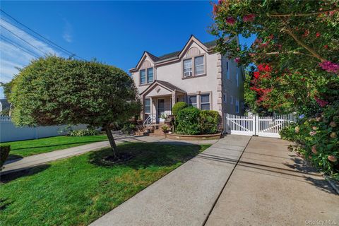 Photo of 2676 Johnson Place #2674, Baldwin, NY 11510 (MLS # 891954)