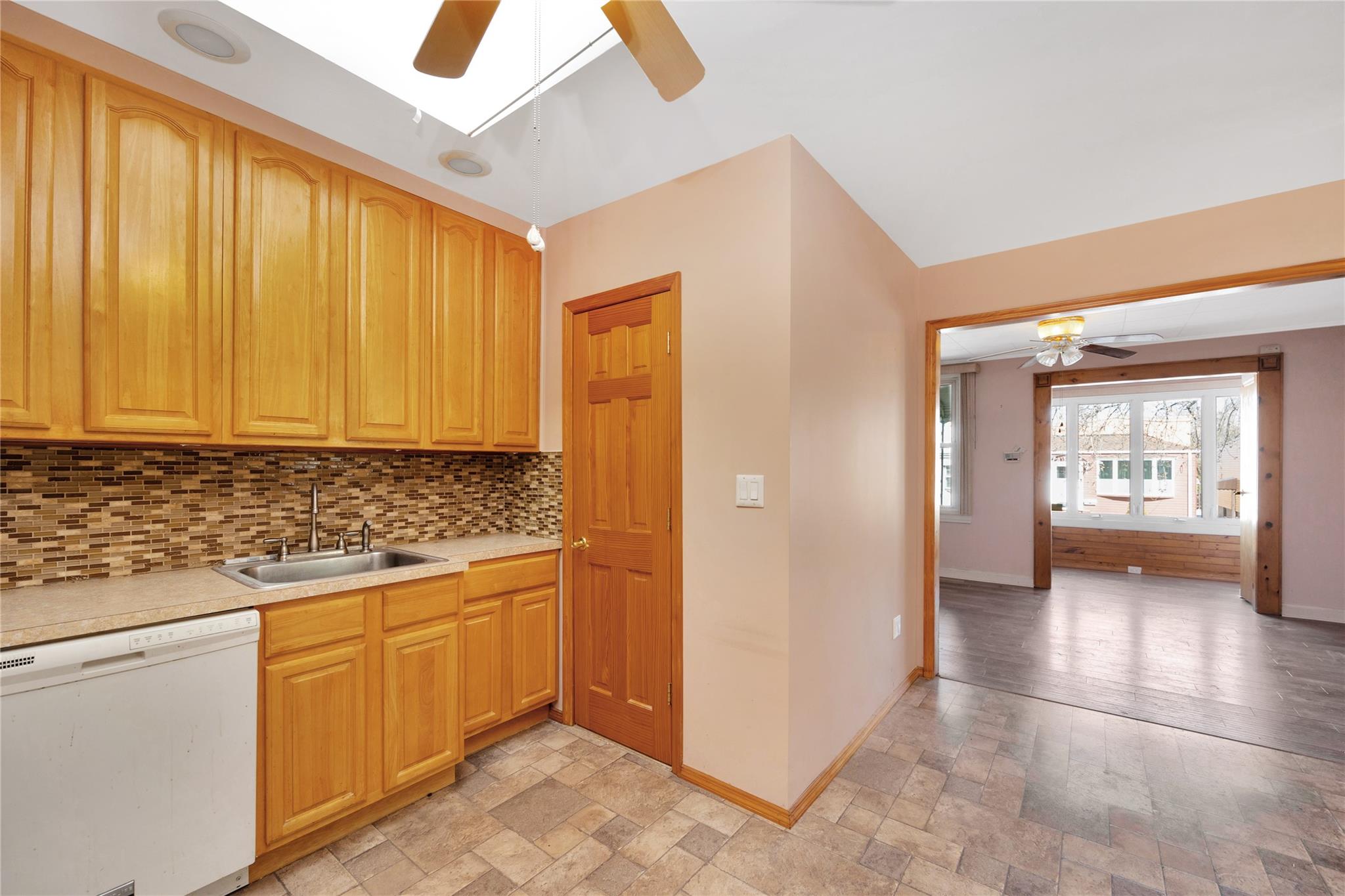 64-58 58 Road Rd, Maspeth, New York image 14