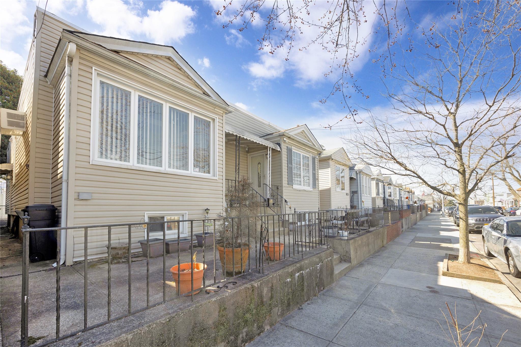 64-58 58 Road Rd, Maspeth, New York image 2