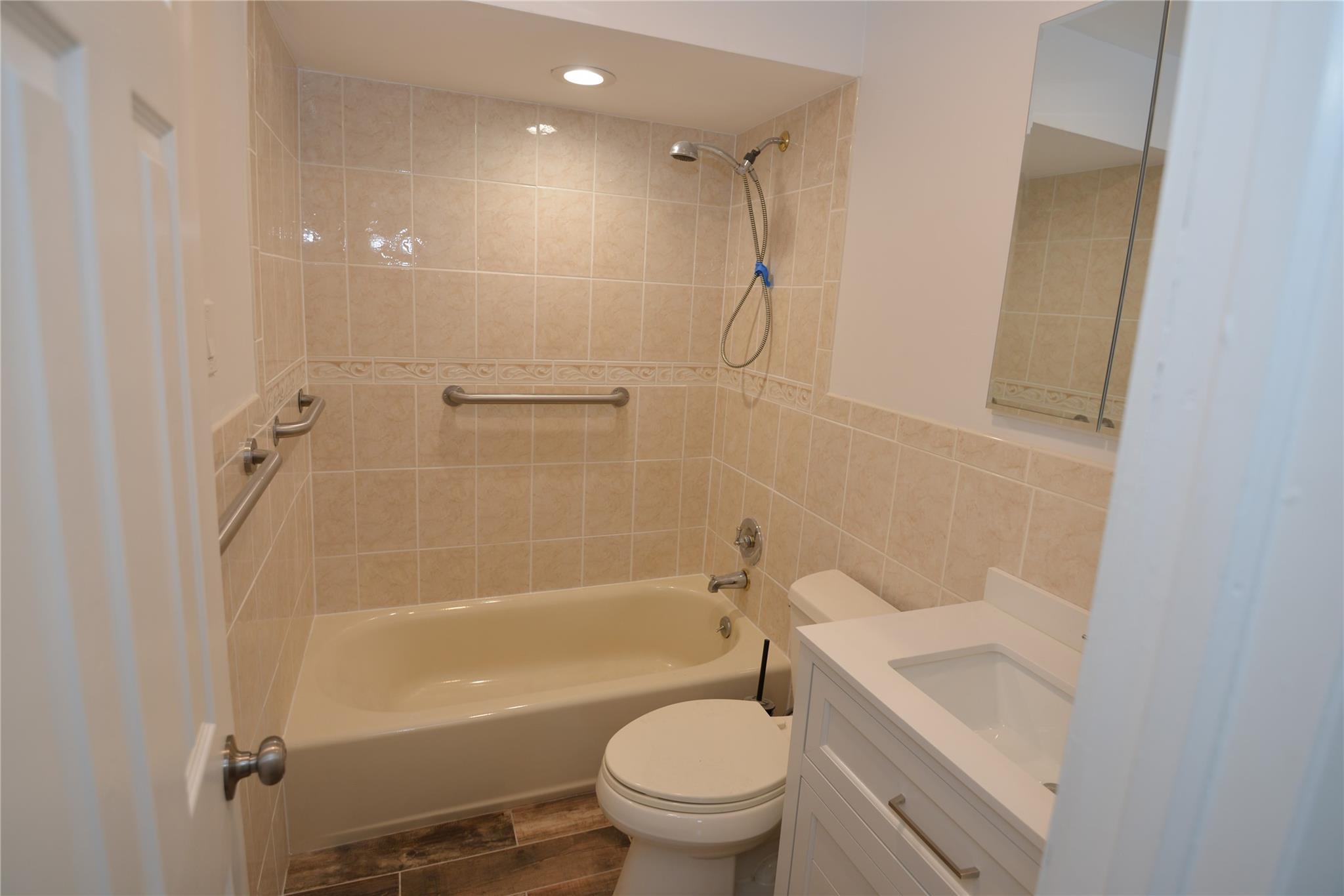 662 S Ocean Avenue, Freeport, New York image 16