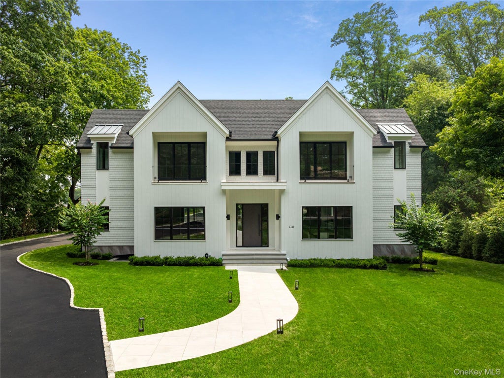 Photo of 110 Dogwood Avenue, Roslyn Harbor, NY 11576 (MLS # 1012961)