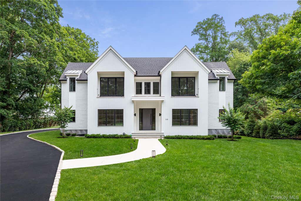 Photo of 110 Dogwood Avenue, Roslyn Harbor, NY 11576 (MLS # 1012961)
