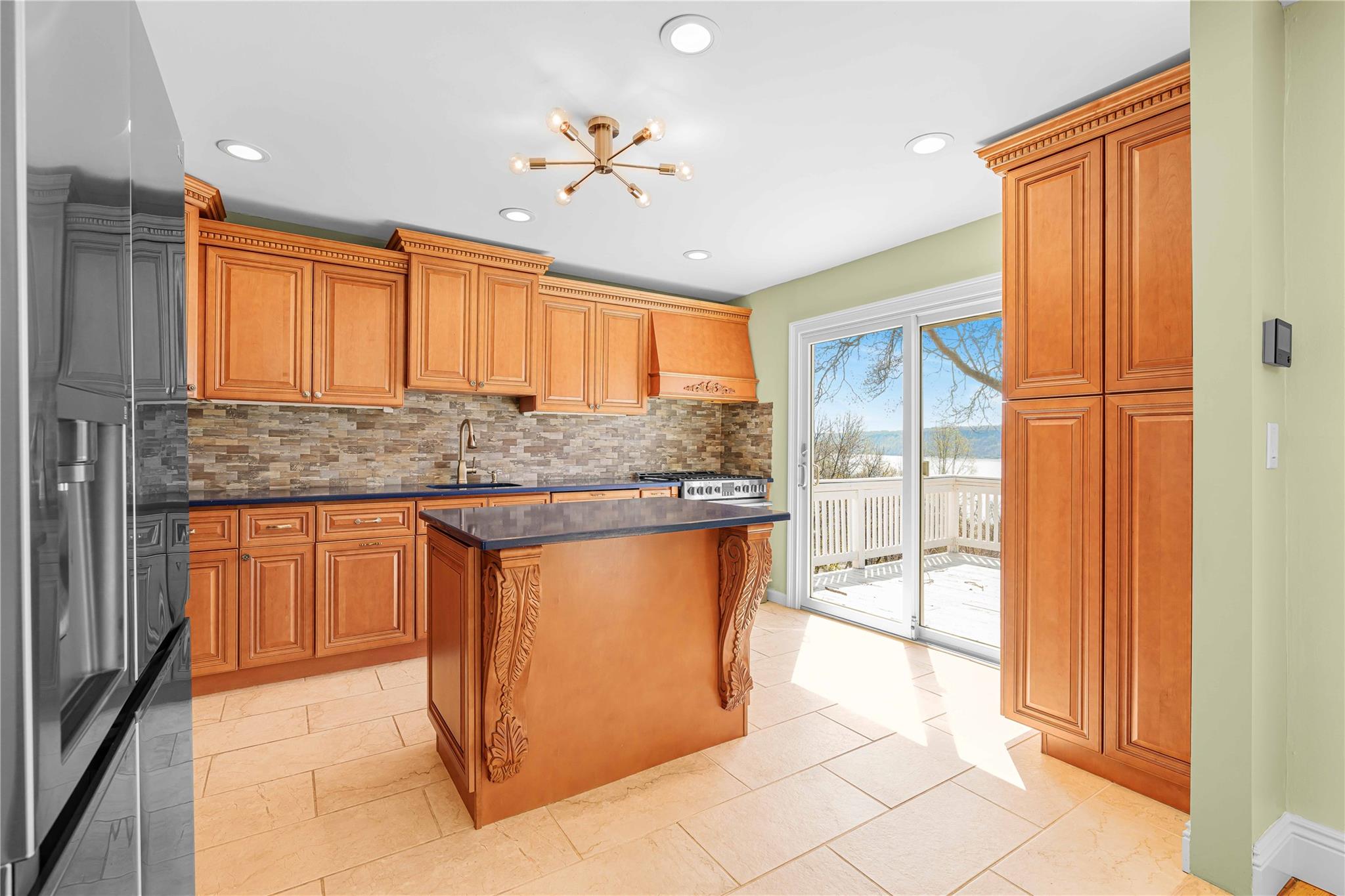77 Rudolph Terrace W