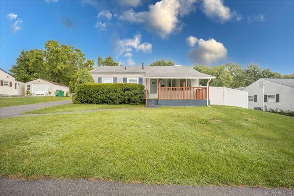 32 PETER COOPER DR, POUGHKEEPSIE, NY 12601 - Image 721868e815d38bc061bacfdea72676e2/7657245