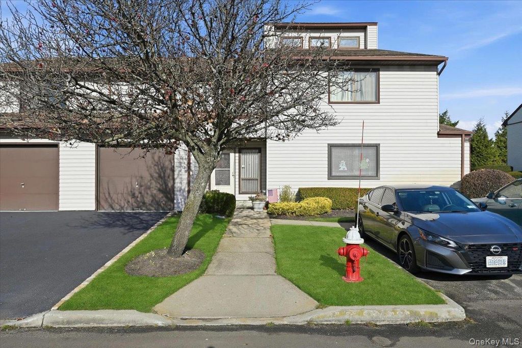 Photo of 100 Daly Boulevard #2103, Oceanside, NY 11572 (MLS # 942747)