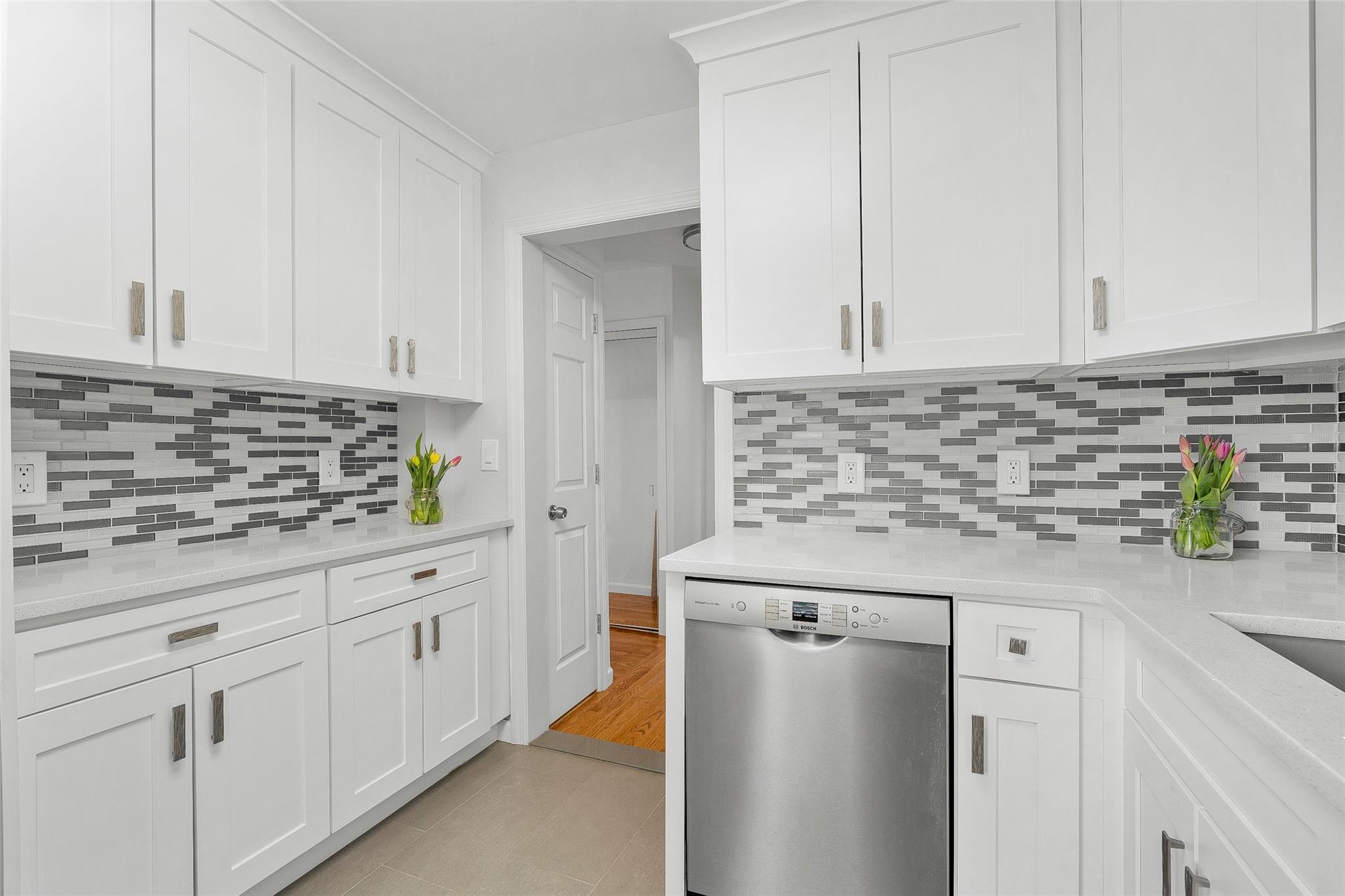 1 Leewood Circle Cir #2R, Eastchester, New York image 8