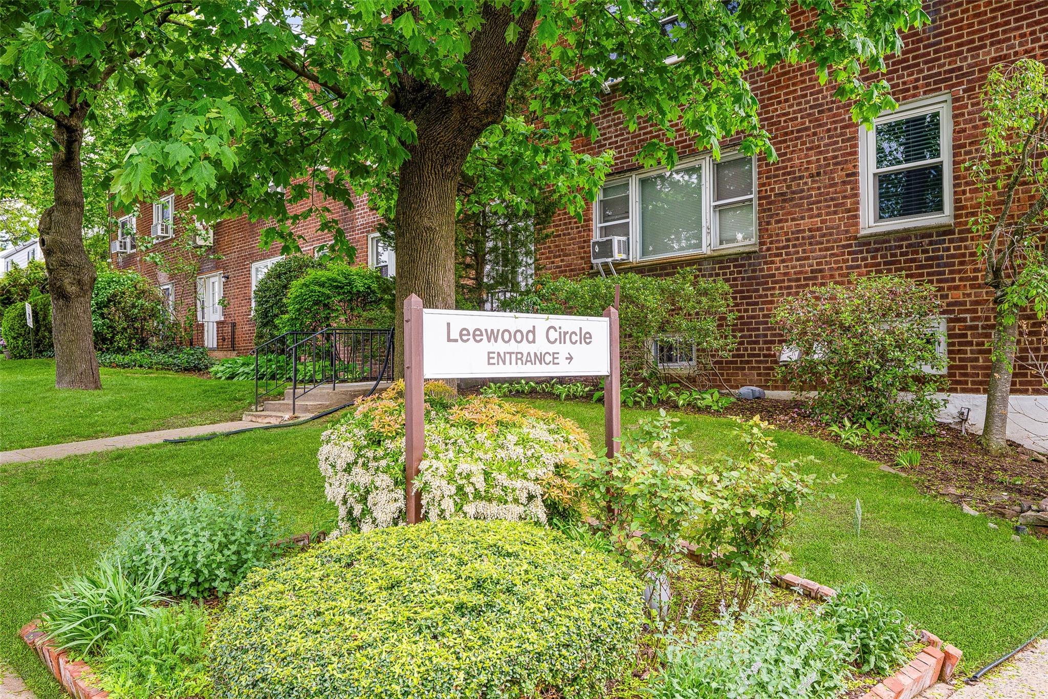 1 Leewood Circle Cir #2R, Eastchester, New York image 1