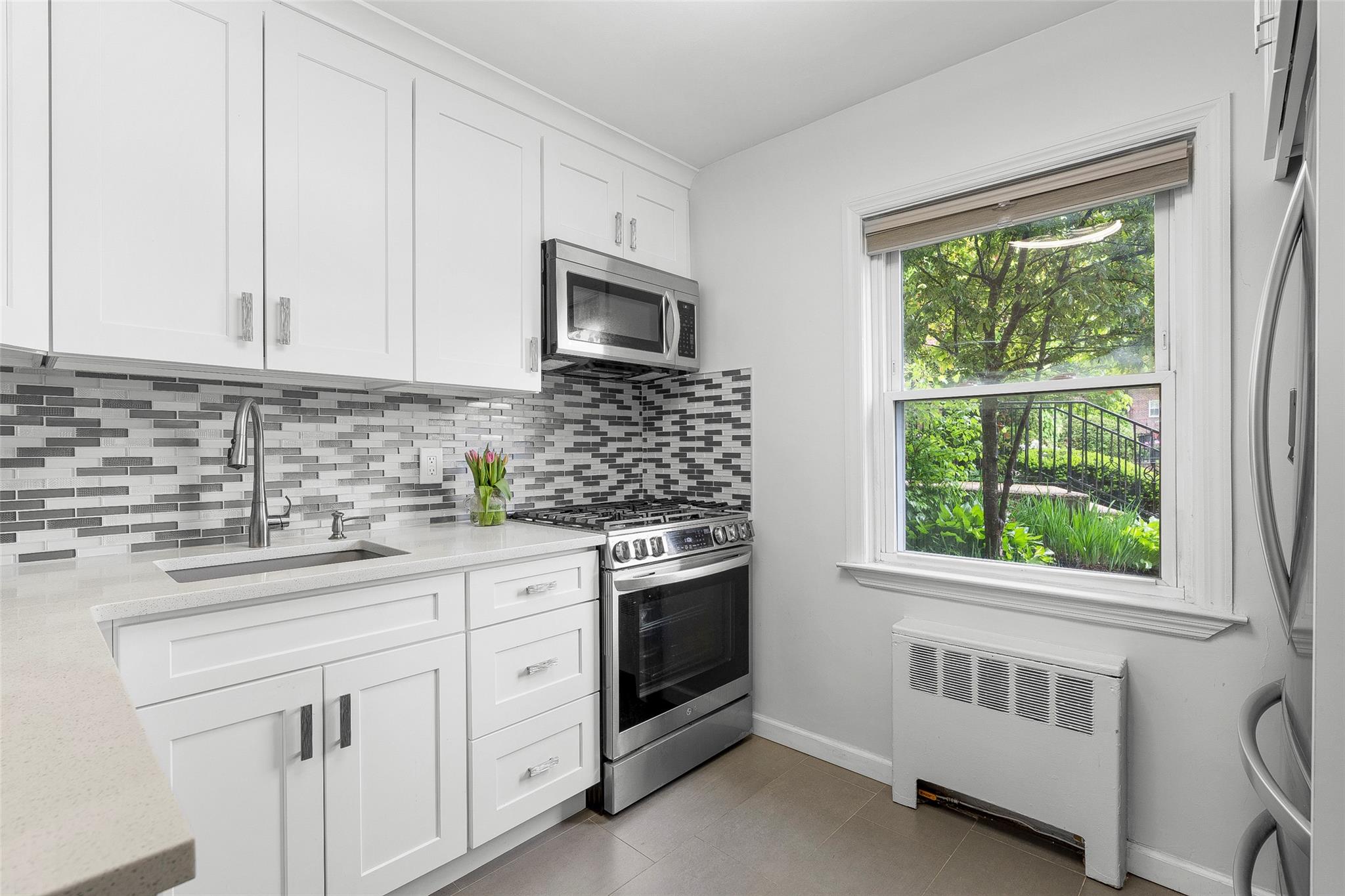 1 Leewood Circle Cir #2R, Eastchester, New York image 7