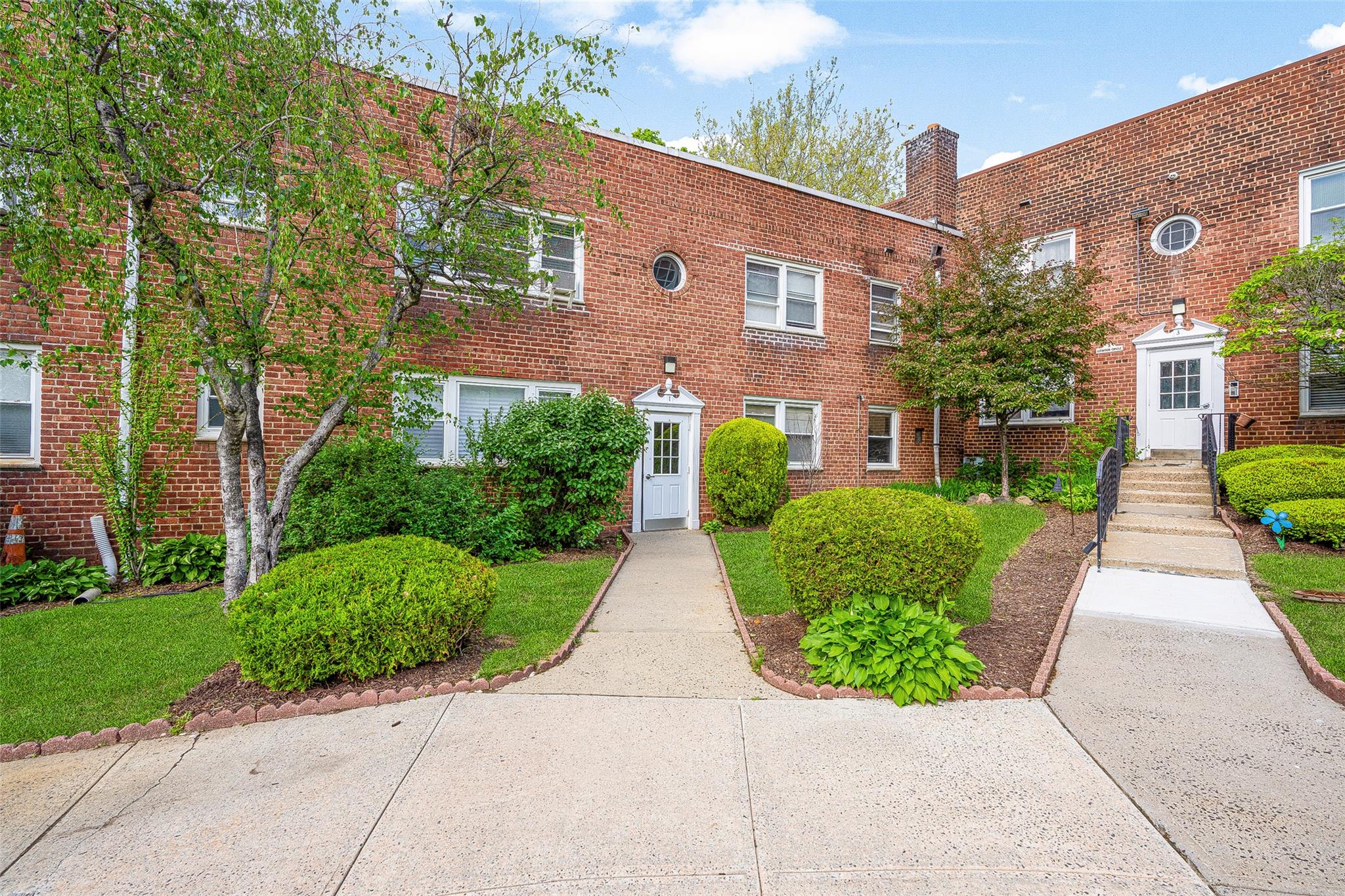 1 Leewood Circle Cir #2R, Eastchester, New York image 3