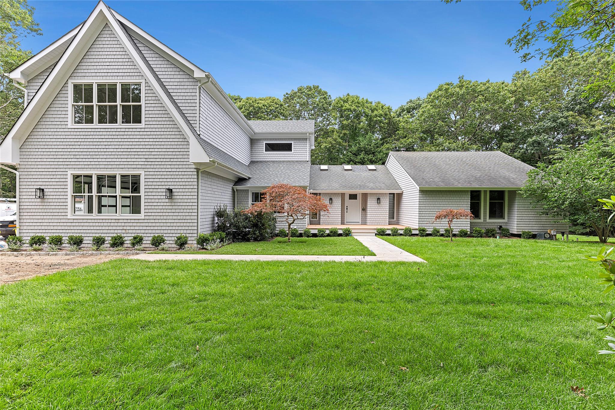 Herrick Lane, Southampton, Hamptons, NY - 5 Bedrooms  
5 Bathrooms - 