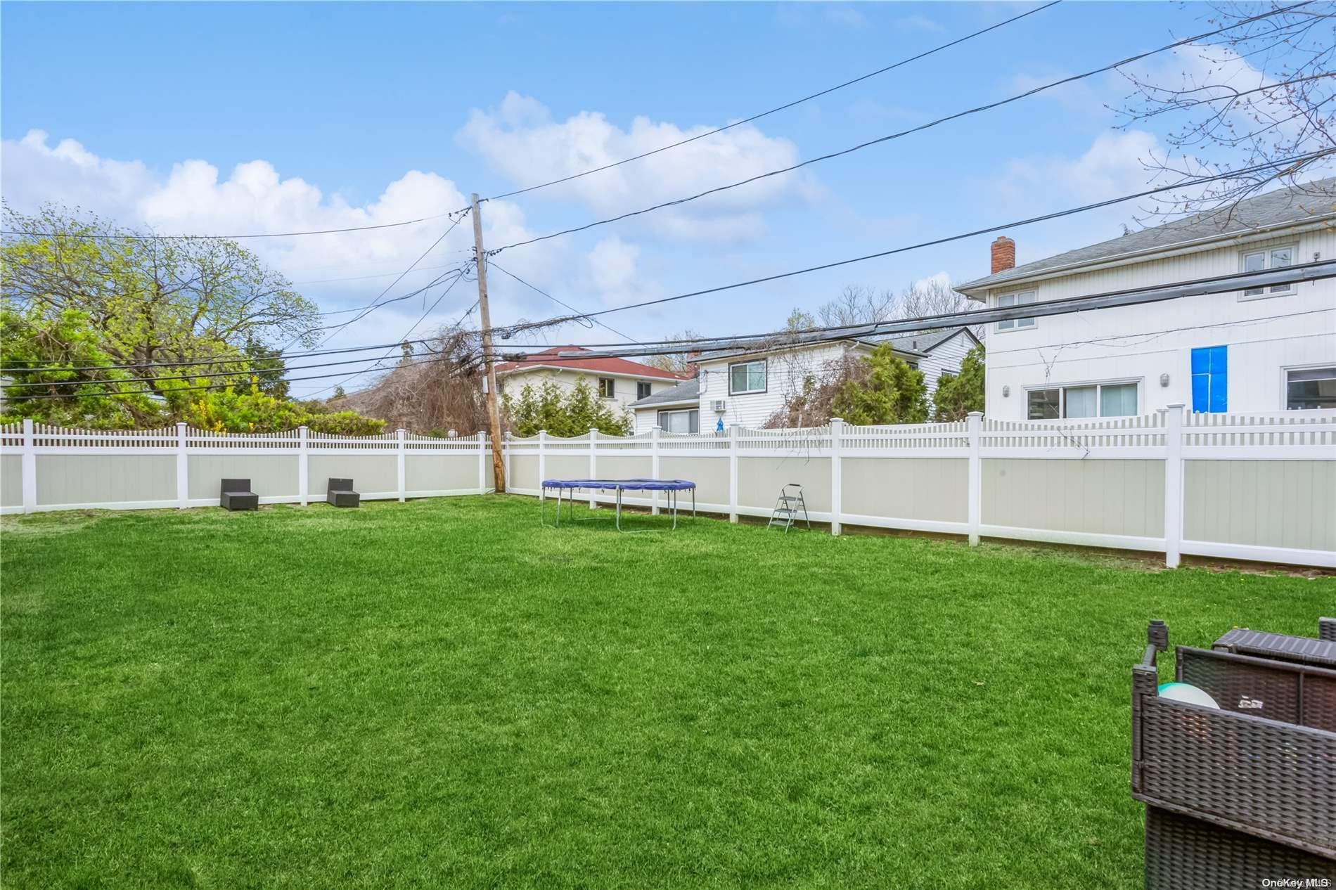 Hempstead, New York 11581, United States, 6 Bedrooms Bedrooms, ,6 BathroomsBathrooms,Residential,Active,29459