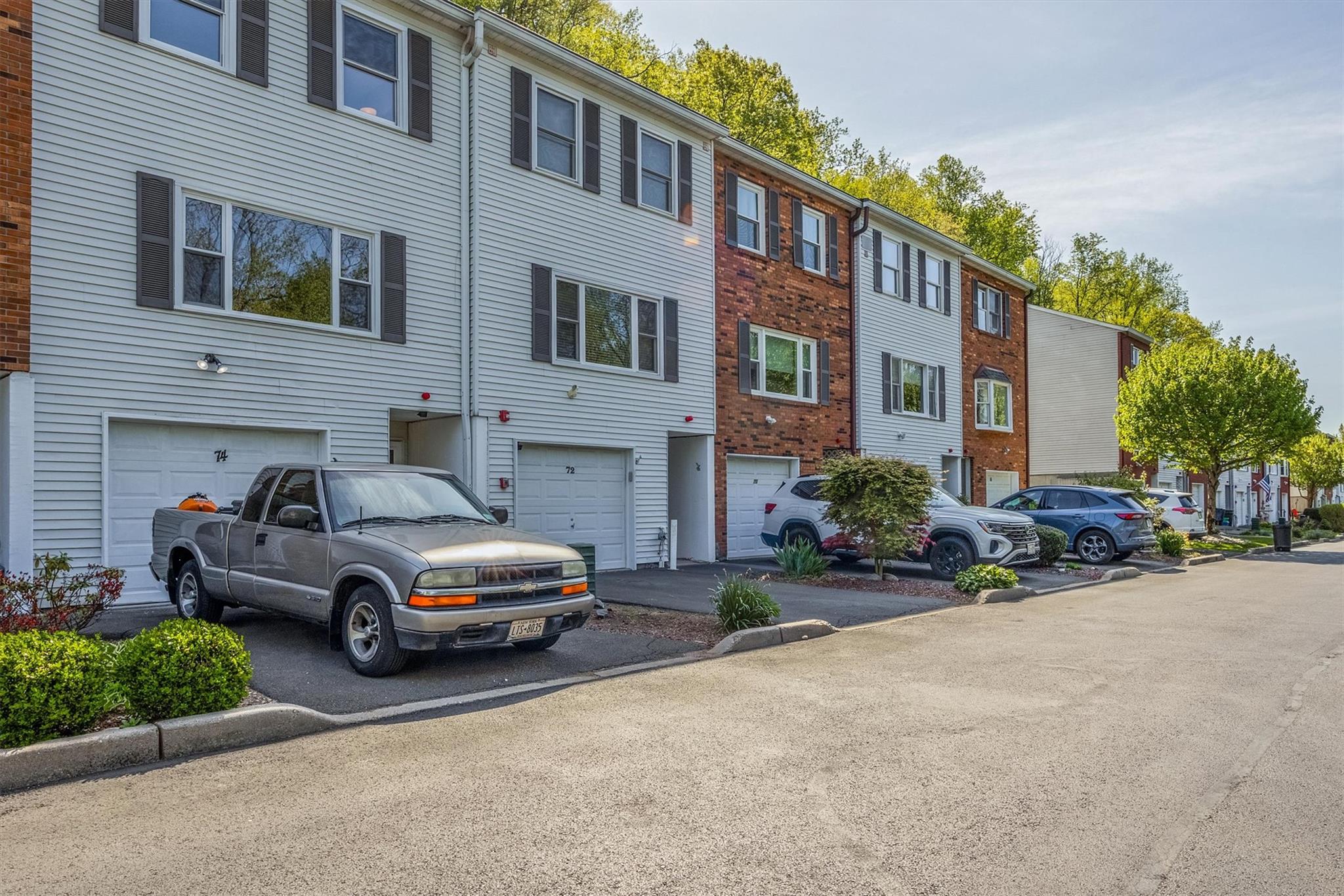 74 Foltim Way, Congers, New York image 4
