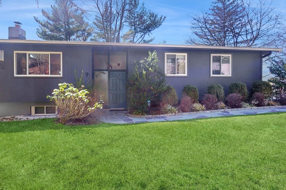 9 Studio Hill Road, Briarcliff Manor, New York image 1
