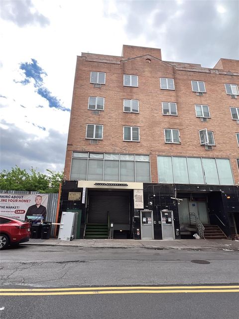 131-48 40th Road Flushing NY 11354
