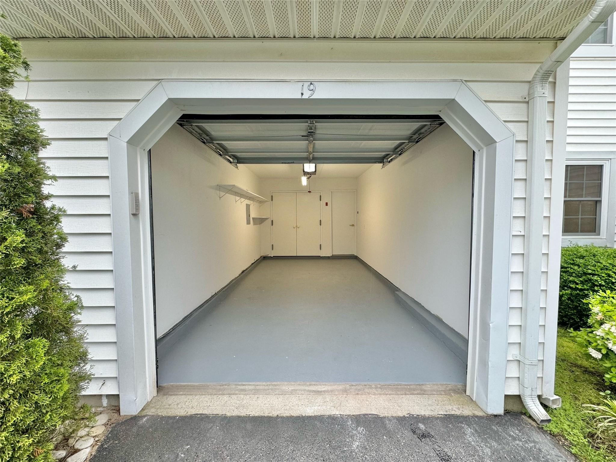 19 Erin Lane, East Setauket, New York image 19
