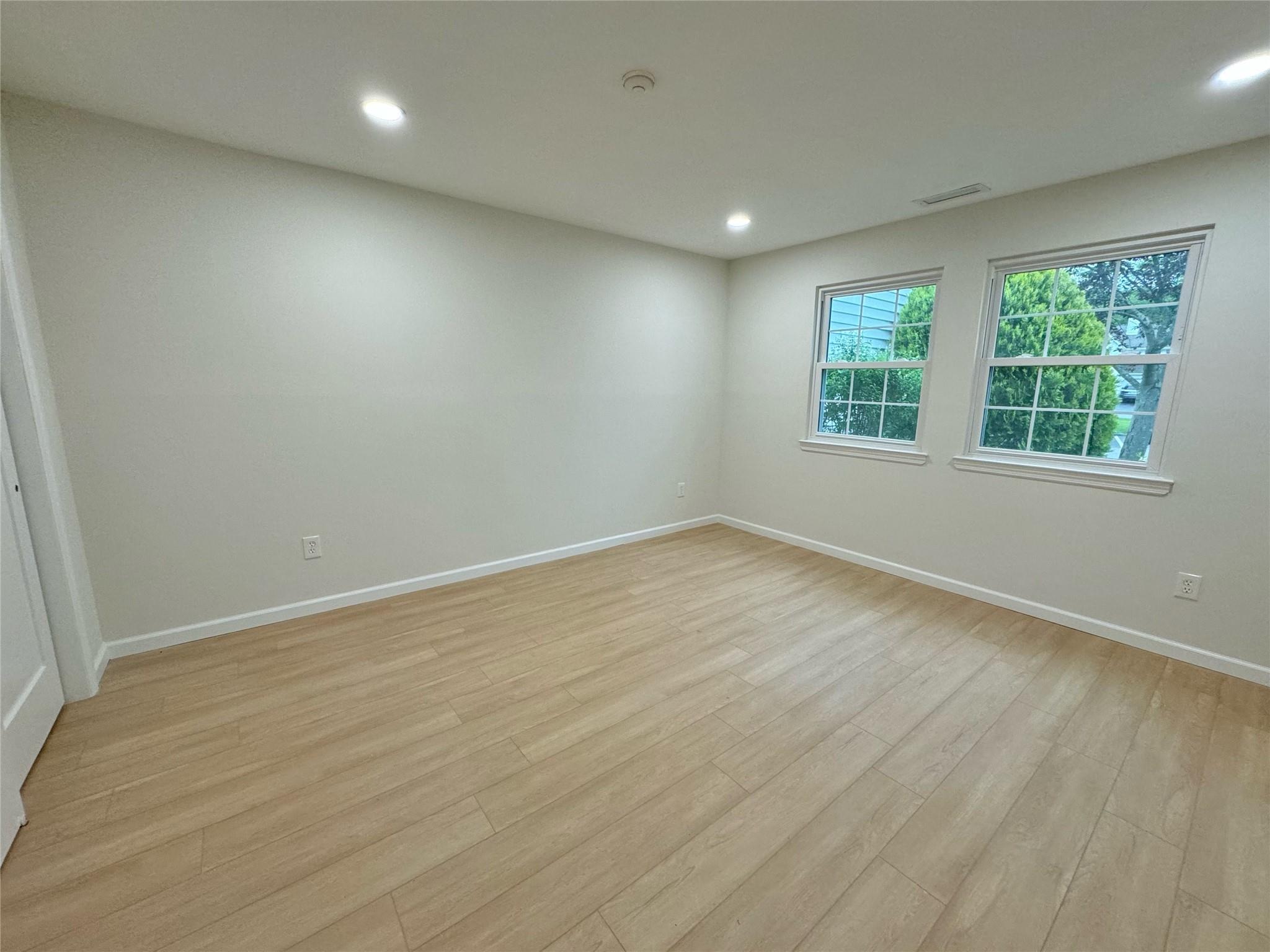 19 Erin Lane, East Setauket, New York image 13