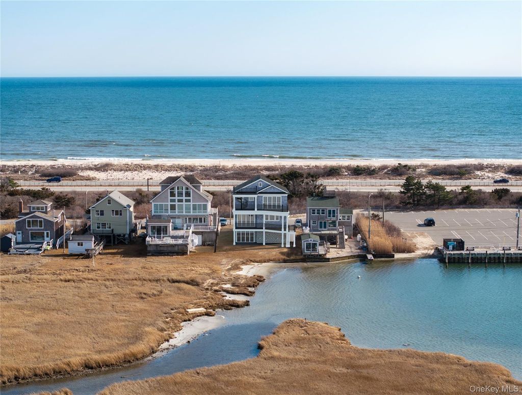 Photo of 2 Cottage Walk, Gilgo Beach, NY 11702 (MLS # 956250)