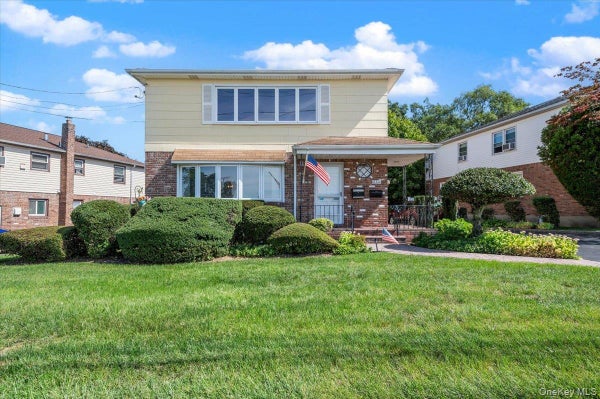 634 BROADWAY, BETHPAGE, NY 11714 - Image 72593dbcd7cc6fcf5abff769f40d2b95/102399027