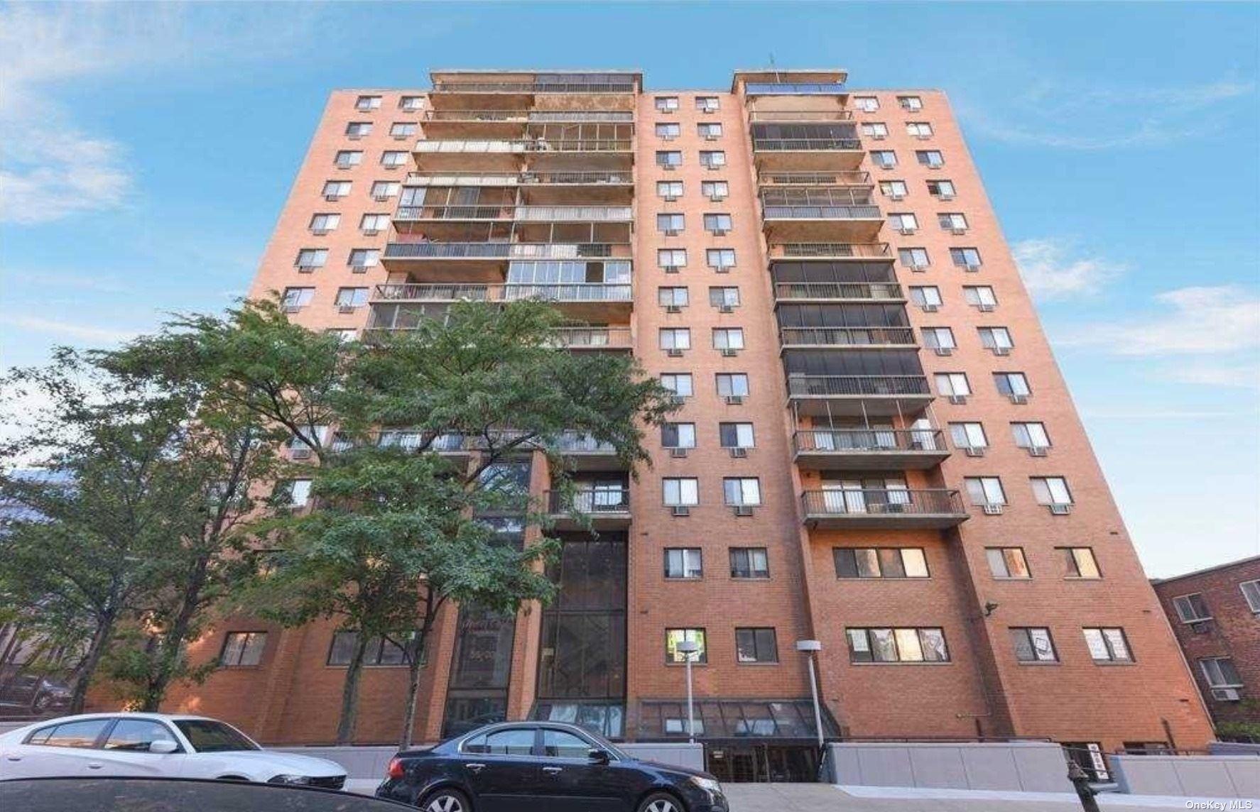 147th St Street 6A, Flushing, Queens, NY - 2 Bedrooms  
2 Bathrooms  
5 Rooms - 