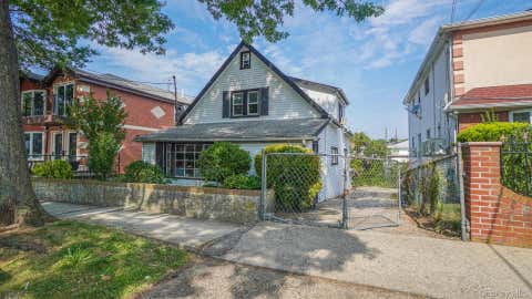 Multifamily For Sale - 147-46 231st Street<br/> Queens County, Rosedale, NY 11413
