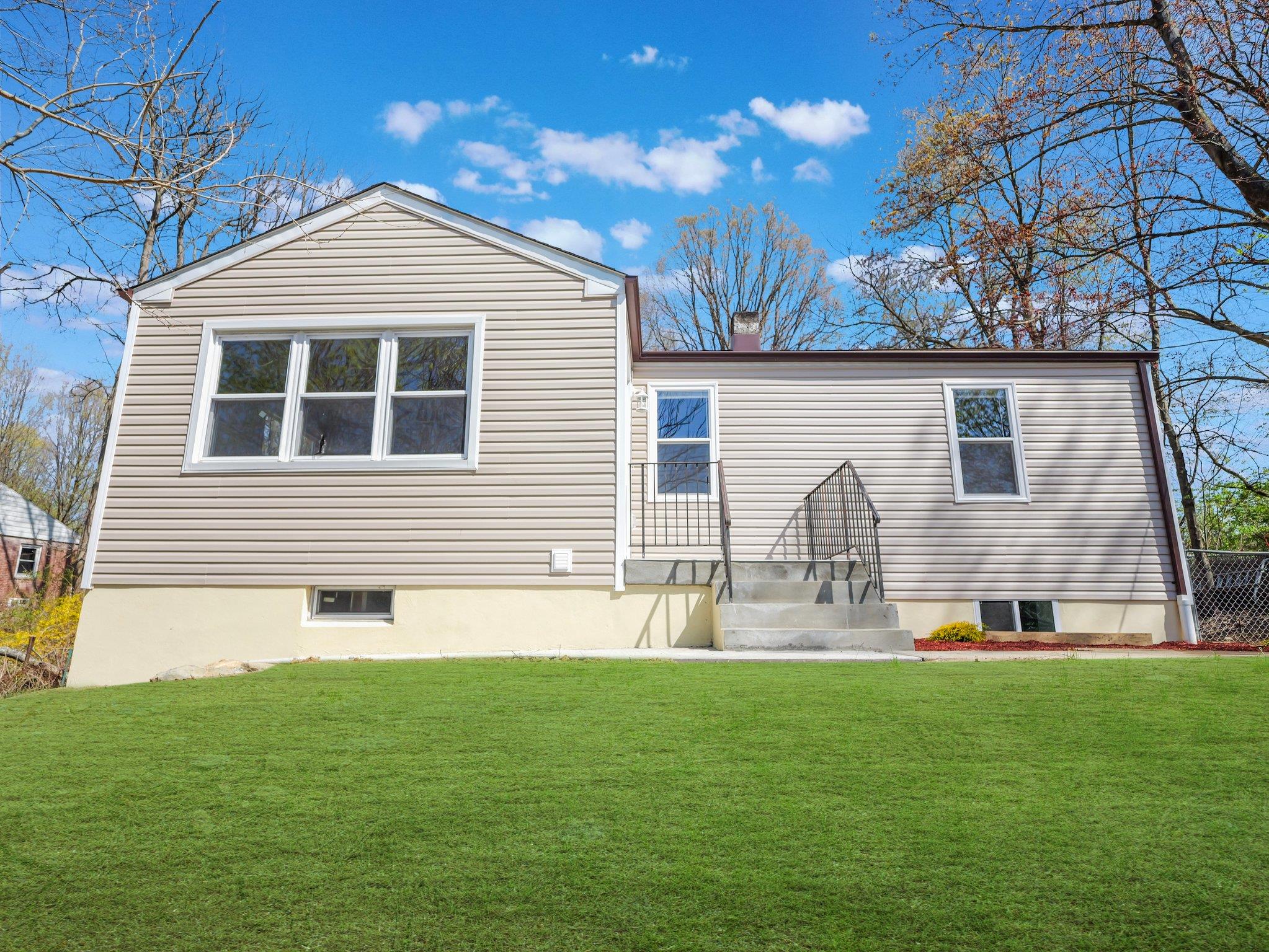 636 Gidney Avenue, Newburgh, New York image 1