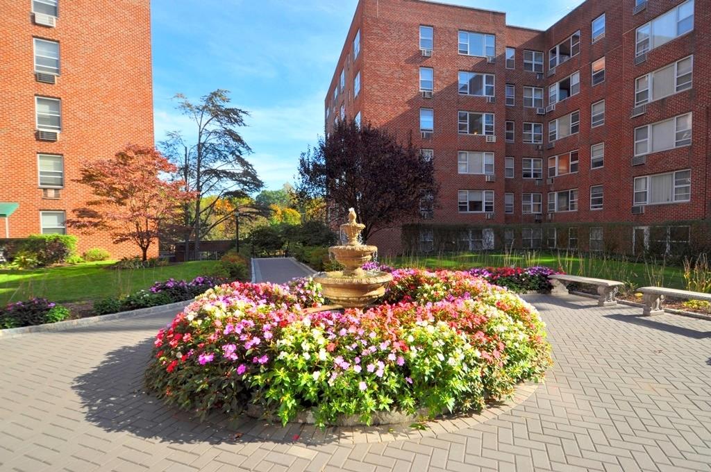 Eastchester, New York 10583, United States, 1 Bedroom Bedrooms, ,1 BathroomBathrooms,Residential,Active,86044