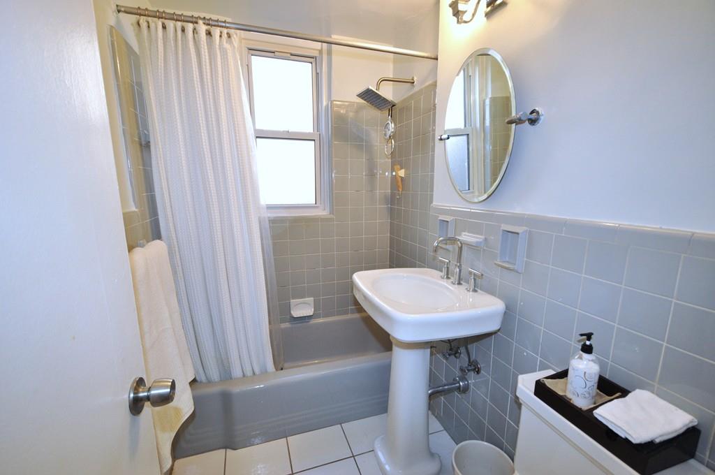 Eastchester, New York 10583, United States, 1 Bedroom Bedrooms, ,1 BathroomBathrooms,Residential,Active,86044