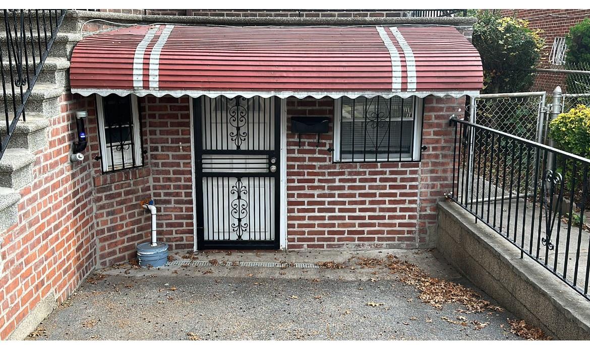 Rental Property at Harper Avenue 1, Bronx, New York - Bedrooms: 1 
Bathrooms: 1  - $1,700 MO.