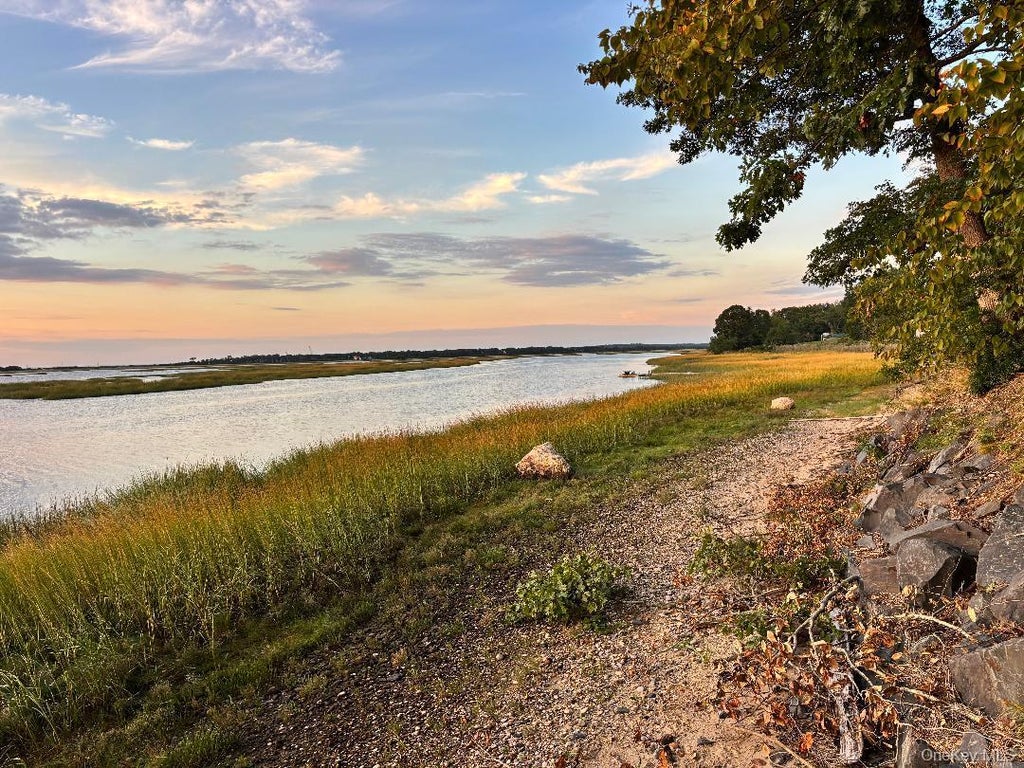 Photo of 89 Harbor Road, Head Of The Harbor, NY 11780 (MLS # 1054624)