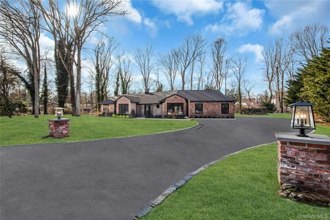 4 Northwood Court Woodbury NY 11797