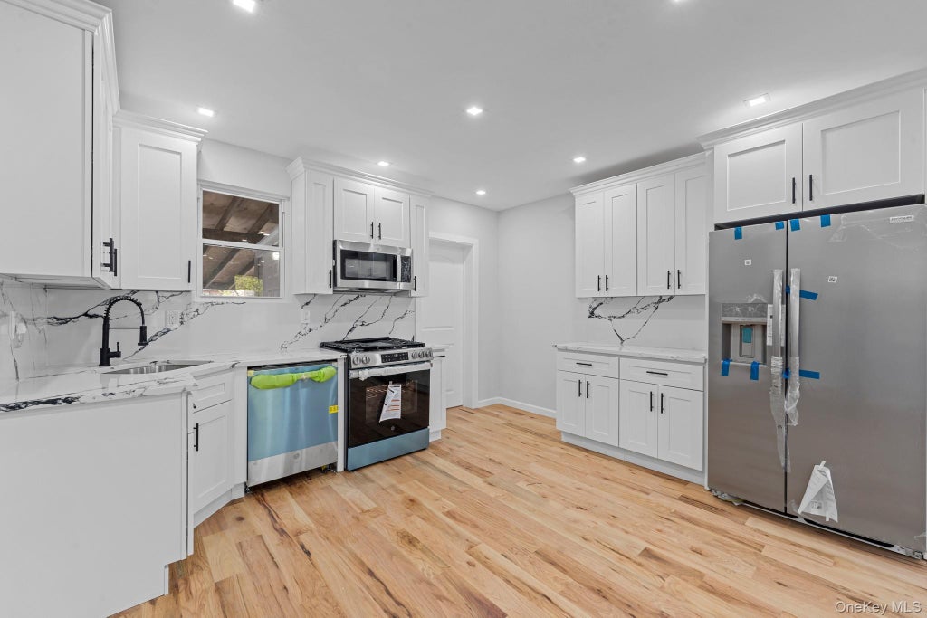 Photo of 4 Crosby Avenue, Brooklyn, NY 11207 (MLS # 1051347)