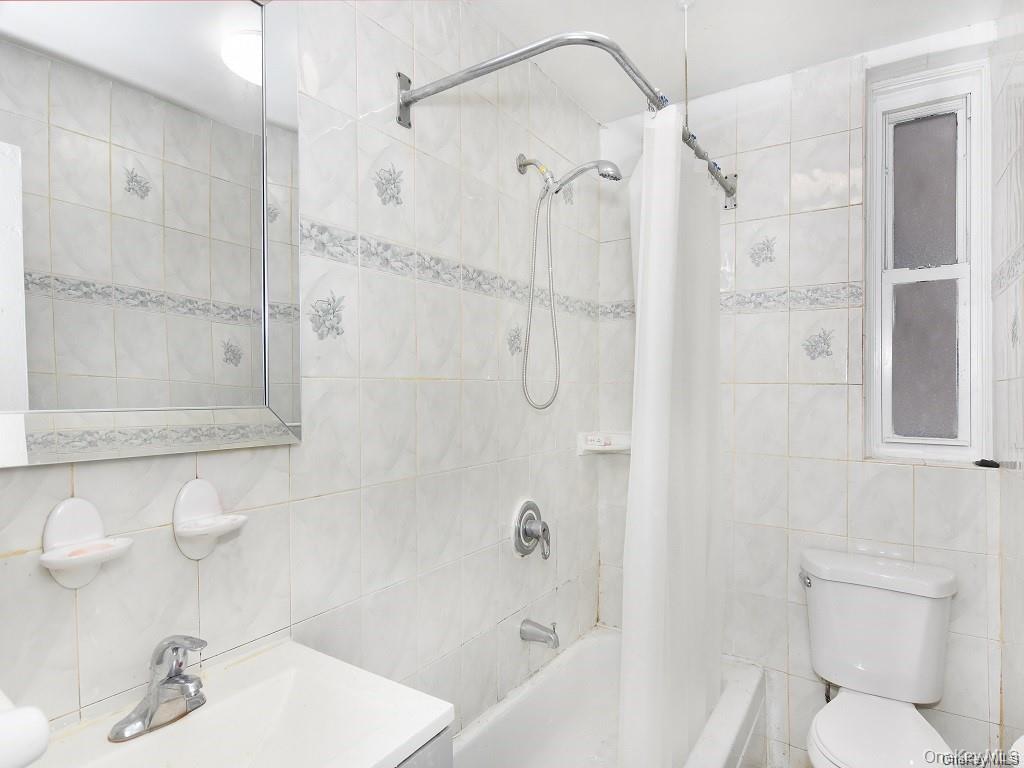 2191 bolton Street 3E