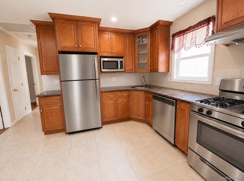 Apartment For Rent - 83 Heitz Place<br/> Nassau County, Hicksville, NY 11801
