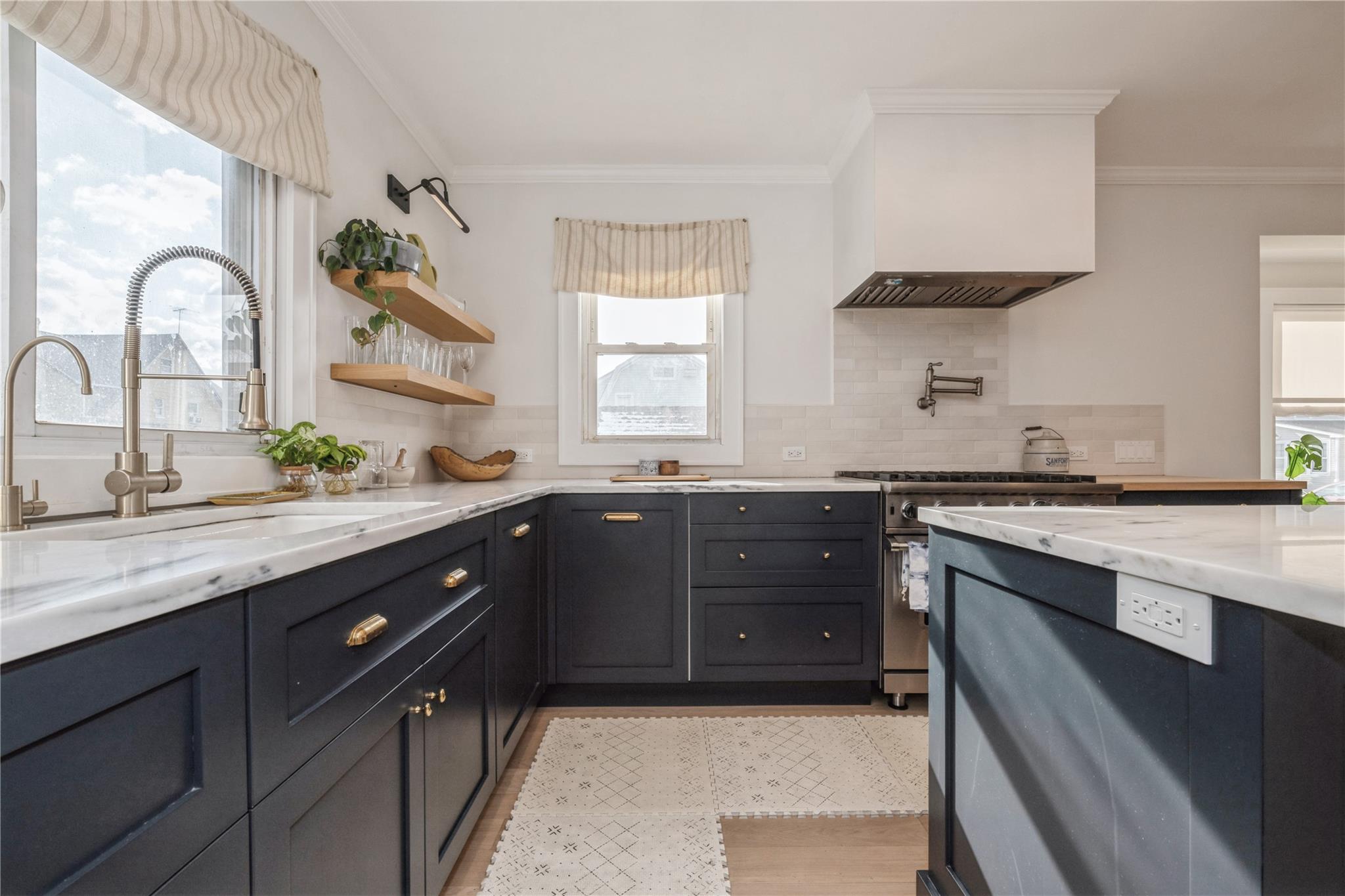 99-05 220 St, Queens Village, New York image 17