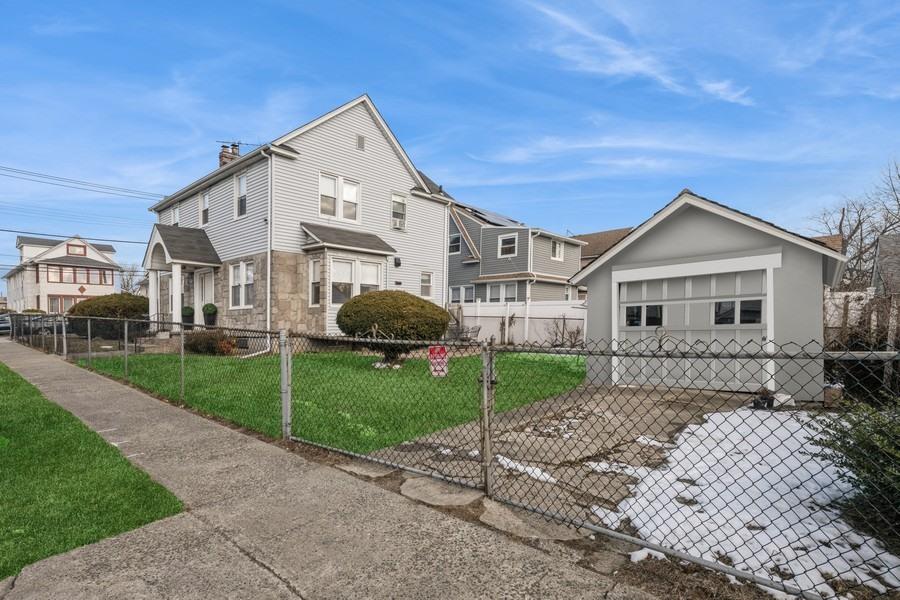 99-05 220 St, Queens Village, New York image 2