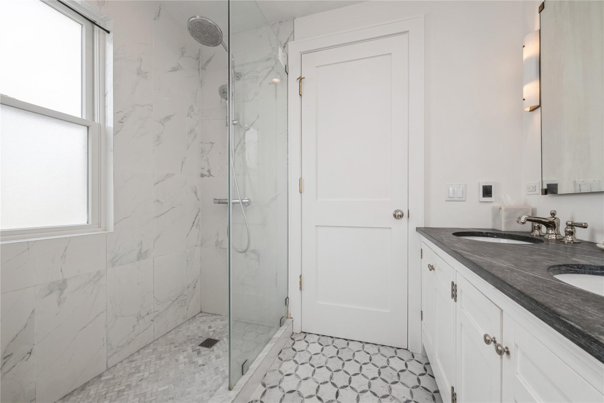 99-05 220 St, Queens Village, New York image 24