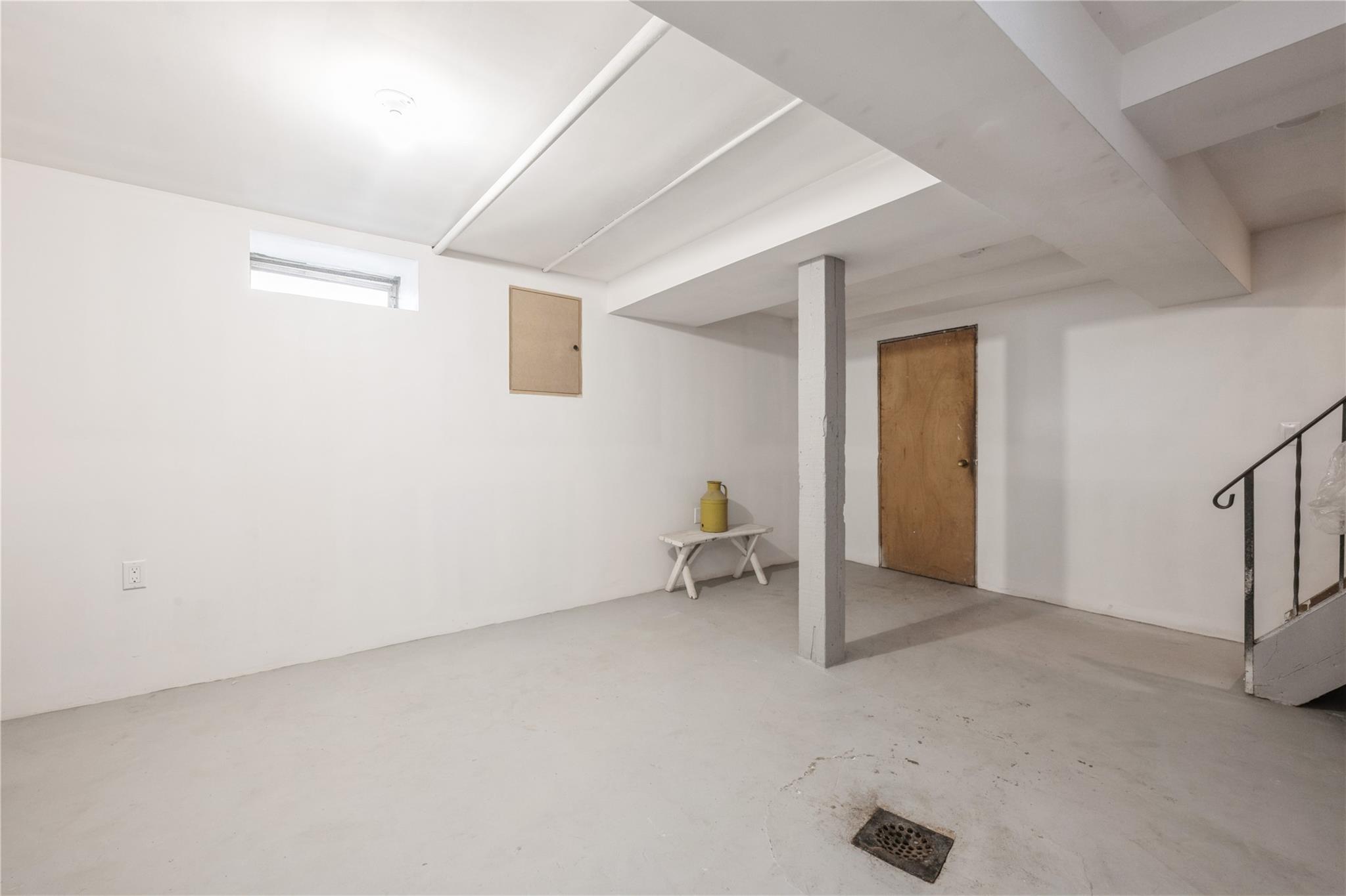 99-05 220 St, Queens Village, New York image 30