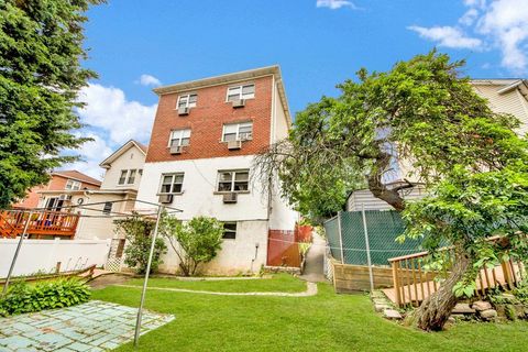 1455 Kennellworth Place Bronx NY 10465