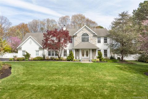 Photo of 9 Framingham Lane, Shoreham, NY 11786 (MLS # 988467)